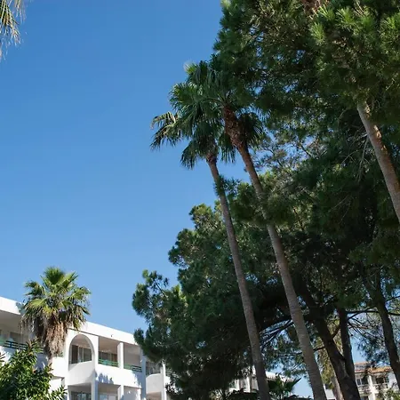 Pierre & Mallorca Cecilia Aparthotel